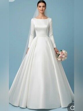 Classic Long Sleeve Ball Gown Wedding Dress - Ivory